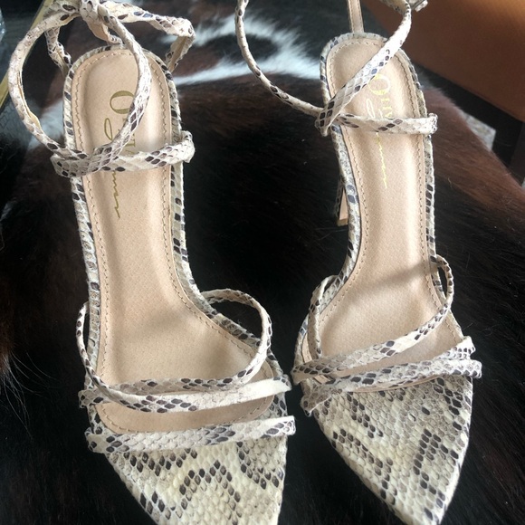 Olivia Animal Print Strappy Tie up Sandals -  Pristine Sz 8 - Picture 9 of 15
